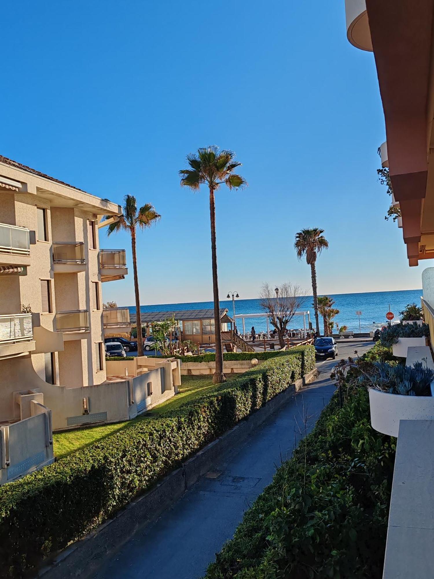 Relax Al Mare Apartment Vallecrosia Exterior foto
